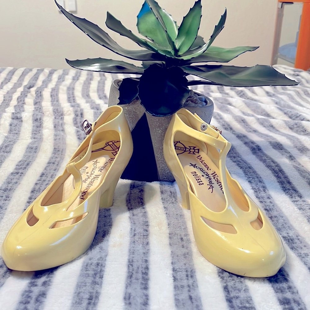 Vivienne Westwood + Mellissa Anglomania yellow jelly shoe heal pump with strap.